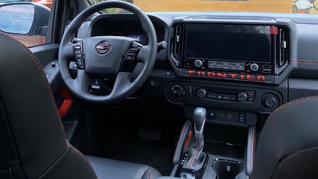Frontier V6 Pro 4x 2025 Interior Mexico