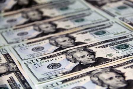 Dinero Dolares