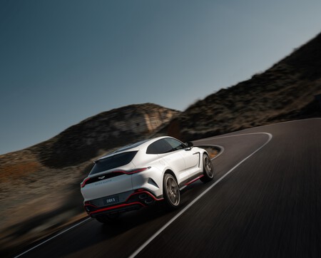 Aston Martin Dbx S Precio