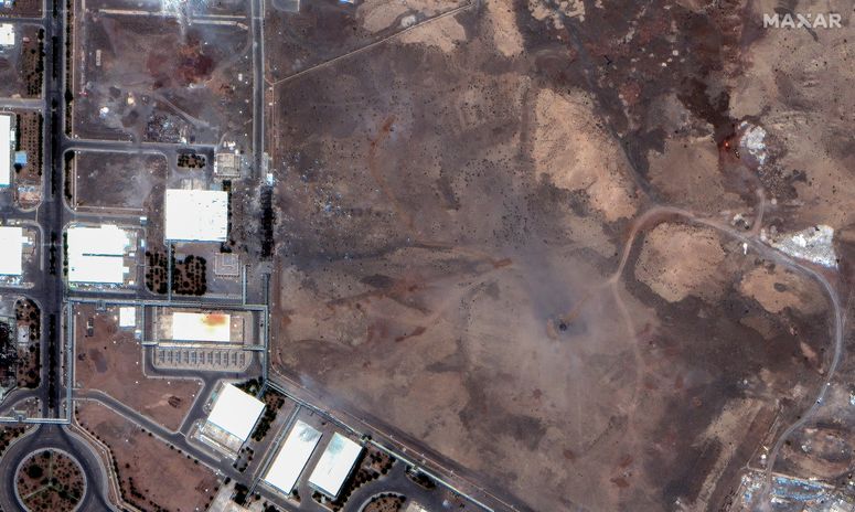 Las imágenes por satélite muestran el impacto de los bombardeos estadounidenses sobre el emplazamiento nuclear iraní de Natanz