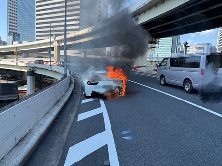 Ferrari Quemado Japon
