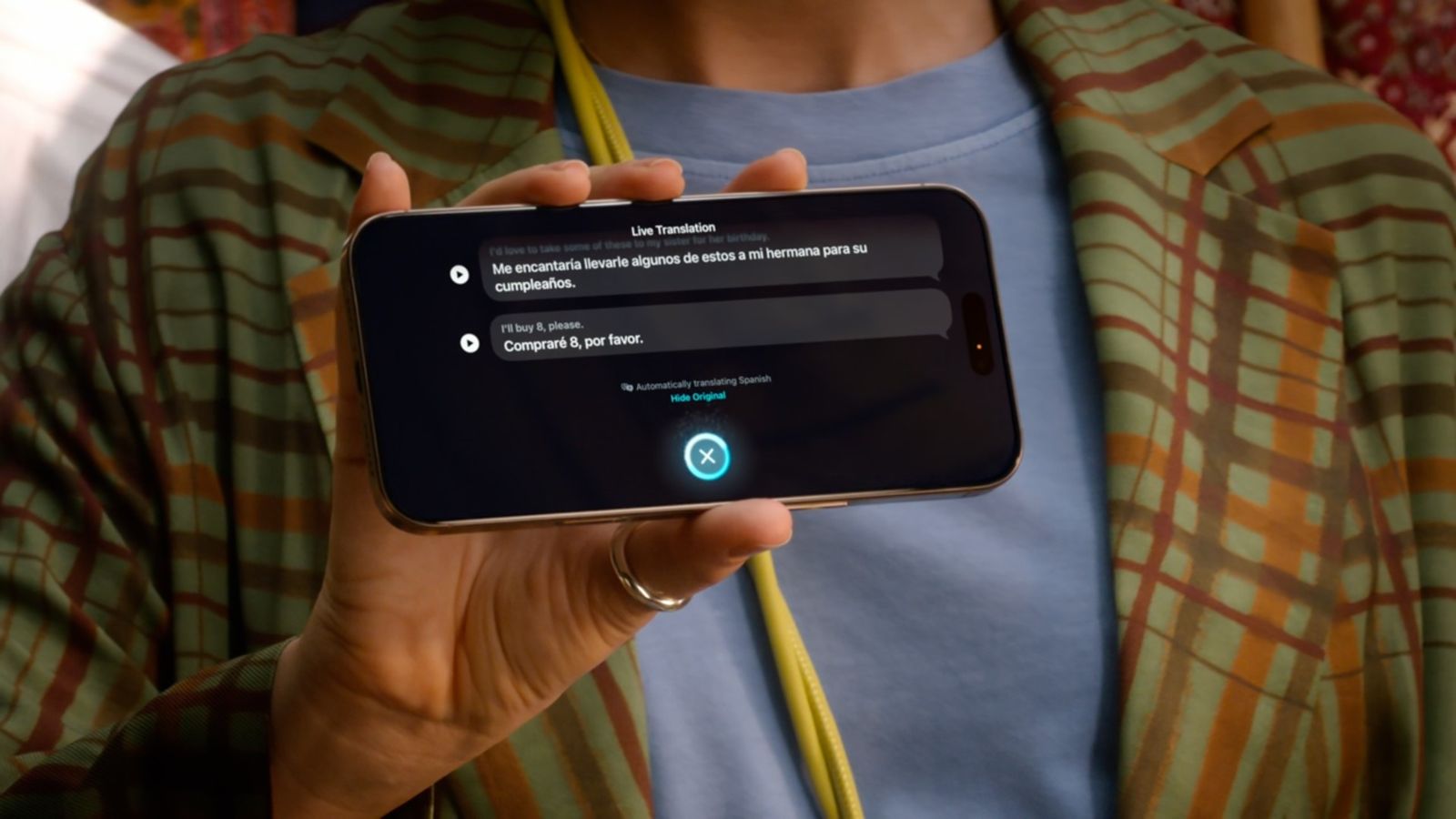 Si necesitas hablar en otro idioma el iPhone servir como plataforma de comunicación con apoyo de los AirPods Pro 3.