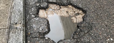 Baches que se arreglan con agua de lluvia, así es la idea del mexicano que patentó 