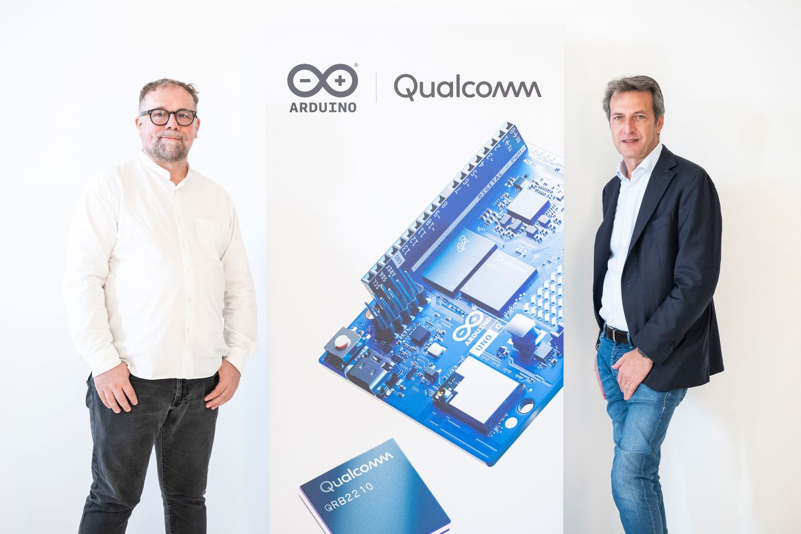 De izquierda a derecha Massimo Banzi fundador de Arduino Fabio Violante CEO la la compañía.