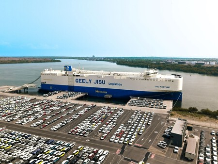 Barco Autos Chinos Geely