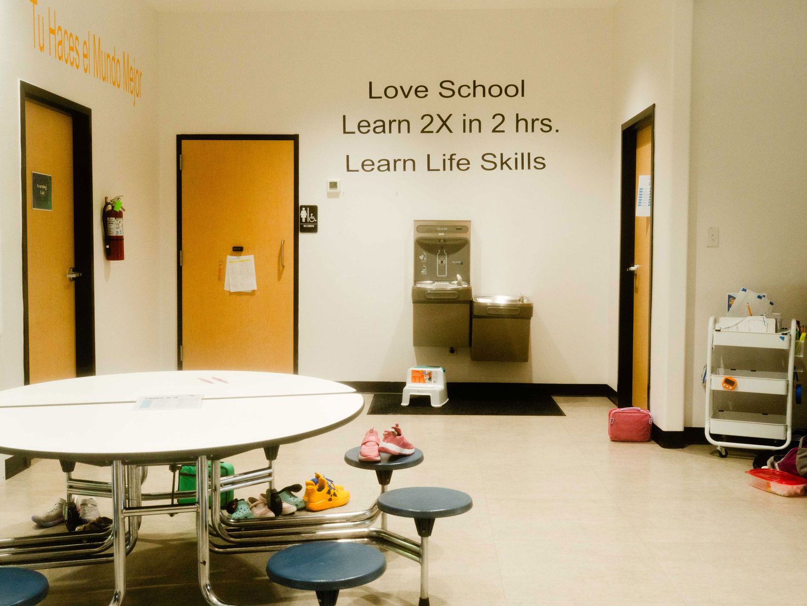 Un aula de una escuela Alpha.