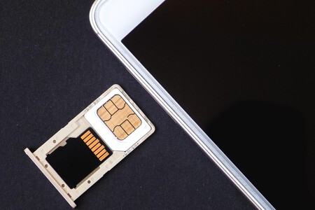 Hace 10 años la microSD era básica para tu celular: ahora no existe y tiene un gran motivo