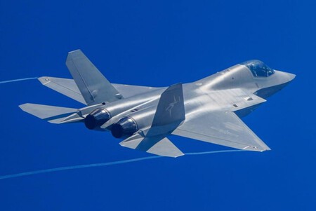 China acaba de presumir al mundo su J-35: un caza de quinta generación que pondrá nerviosos a Rusia y EE. UU.