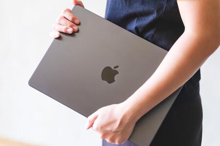 Apple envió a su máximo ejecutivo de marketing a China para convencer a la gente de que 8 GB de RAM en Mac son suficientes