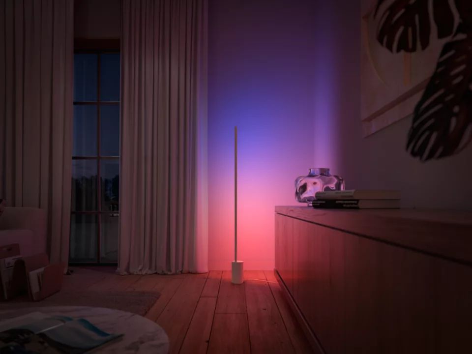 Lmpara Philips Hue Signe en un dormitorio