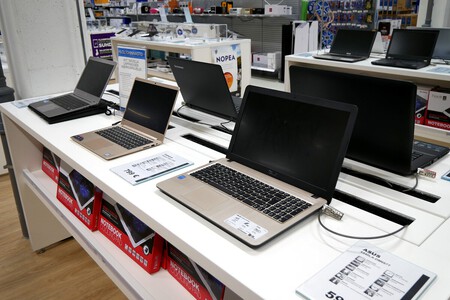 Los fabricantes ya tienen un plan para mitigar la crisis de la RAM: 8 GB como base en sus laptops