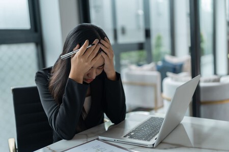 La generación más joven de México es también la más cansada: los centennials cada vez sufren más en el trabajo