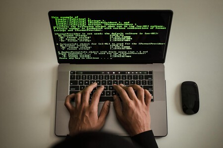 Muchos dicen que la IA no se usará para el mal. Alguien le insistió y terminó hackeando el INE y SAT