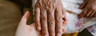 Parece ciencia ficción, pero es real: científicos japoneses descubrieron el “botón de apagado” del envejecimiento que podría darnos 250 años de vida 