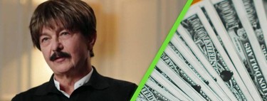 Se convirtió en millonario, pero no quiere contárselo a su familia, hasta que lo entrevistan y decide usar un disfraz