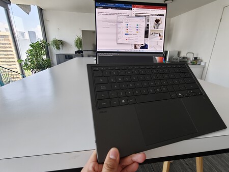 Asus Zenbook Duo It All 6