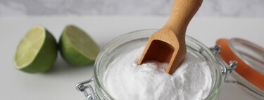 Si buscas que la ropa quede completamente blanca y brillante tras salir de la lavadora solo necesitas este producto alcalino que tienes en casa