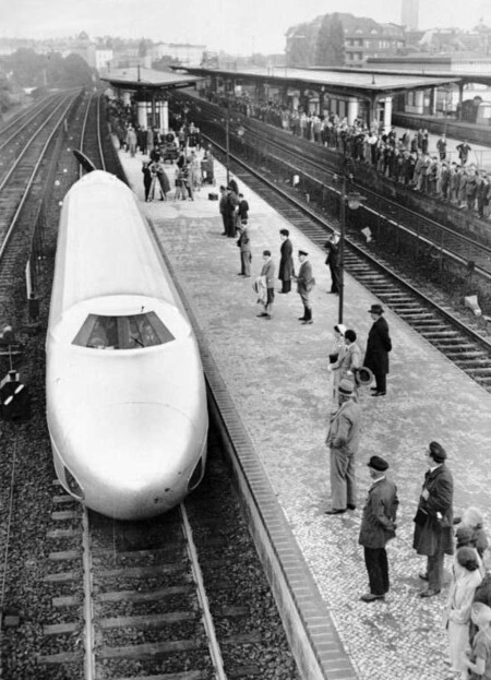Bundesarchiv Bild 183 R98029 Schienenzeppelin In Berlin