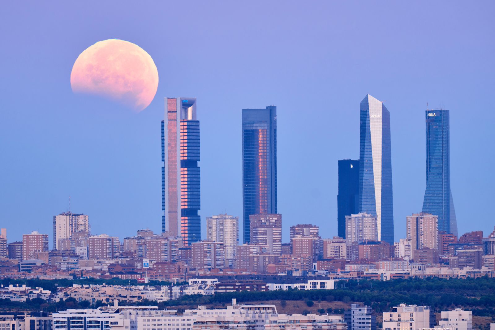 Aunque Amrica tuvo la mejor vista otros sitios como España tambin pudieron experimentar el eclipse aunque casi por la...